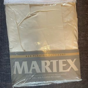 Martex Box Pleated Bed Skirt Cream Color Full Double Size New In Package NOS